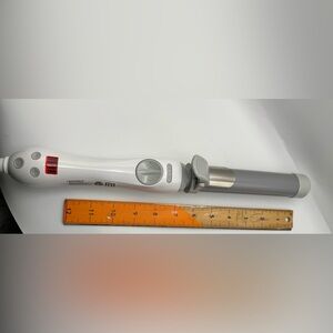 Beachwaver S1.25 White Curling Iron